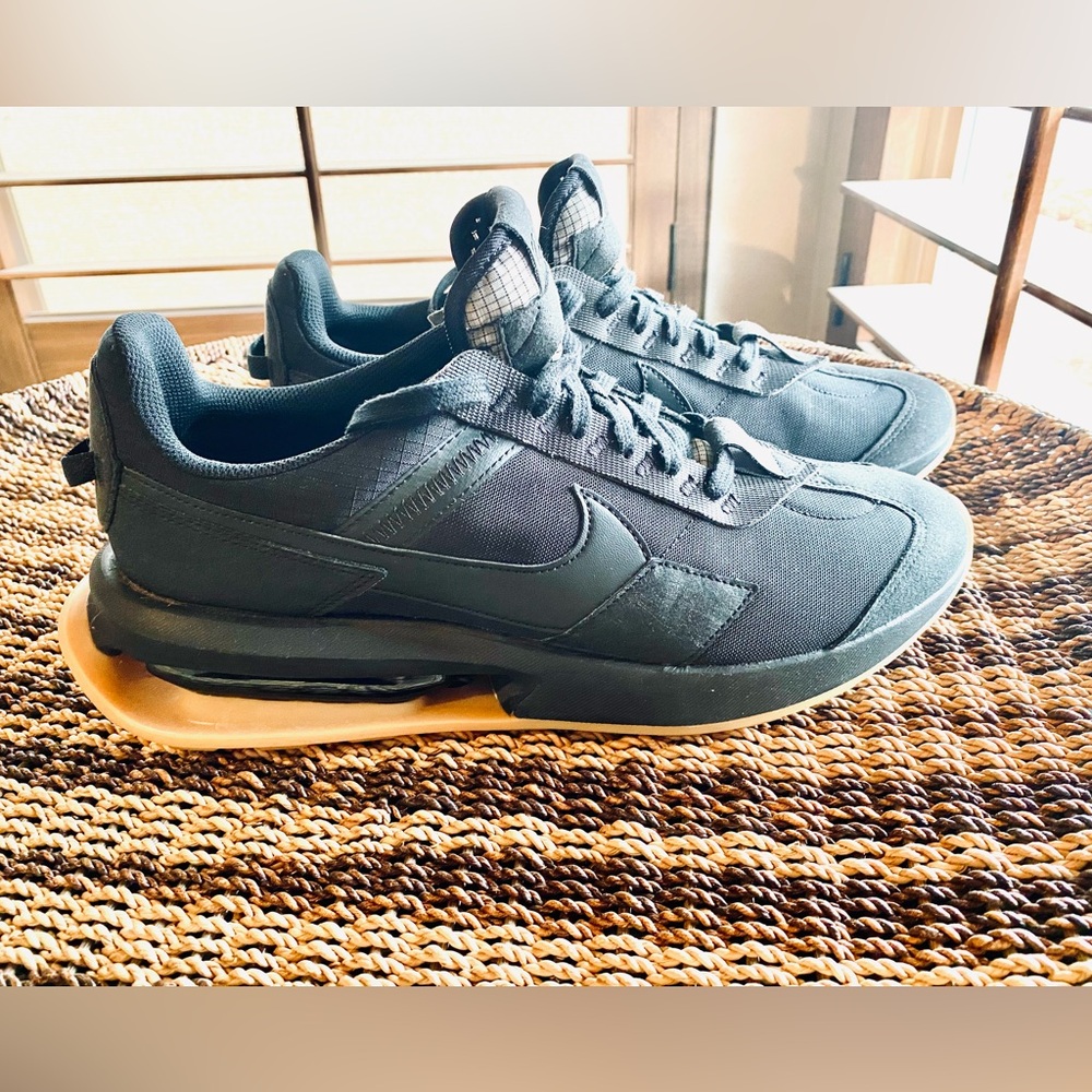 Nike Pre-Day Men’s Size 13. Brand New. Never Worn.